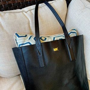 Michael Kors Sinclair pebbled leather tote